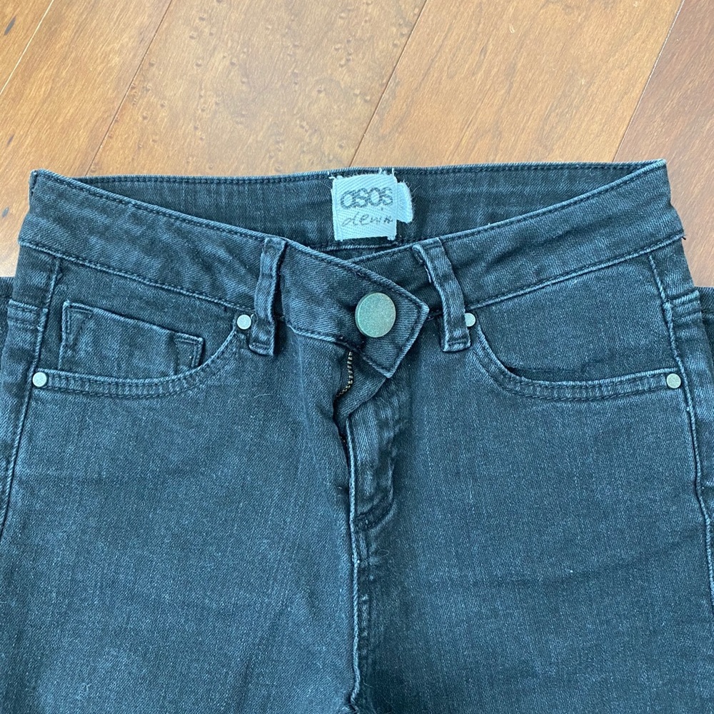 EUC Asos denim 25” x 32” black jeans